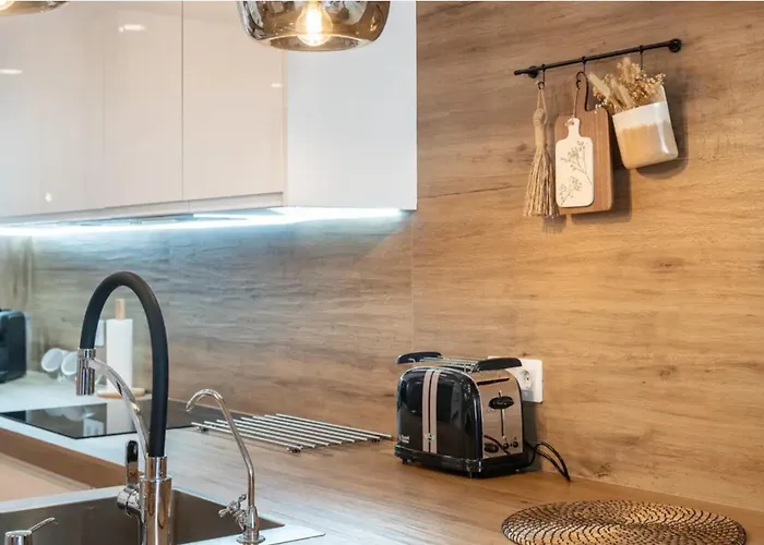 Boutique Miramar Playa, Garaje Opcional * פואנגירולה